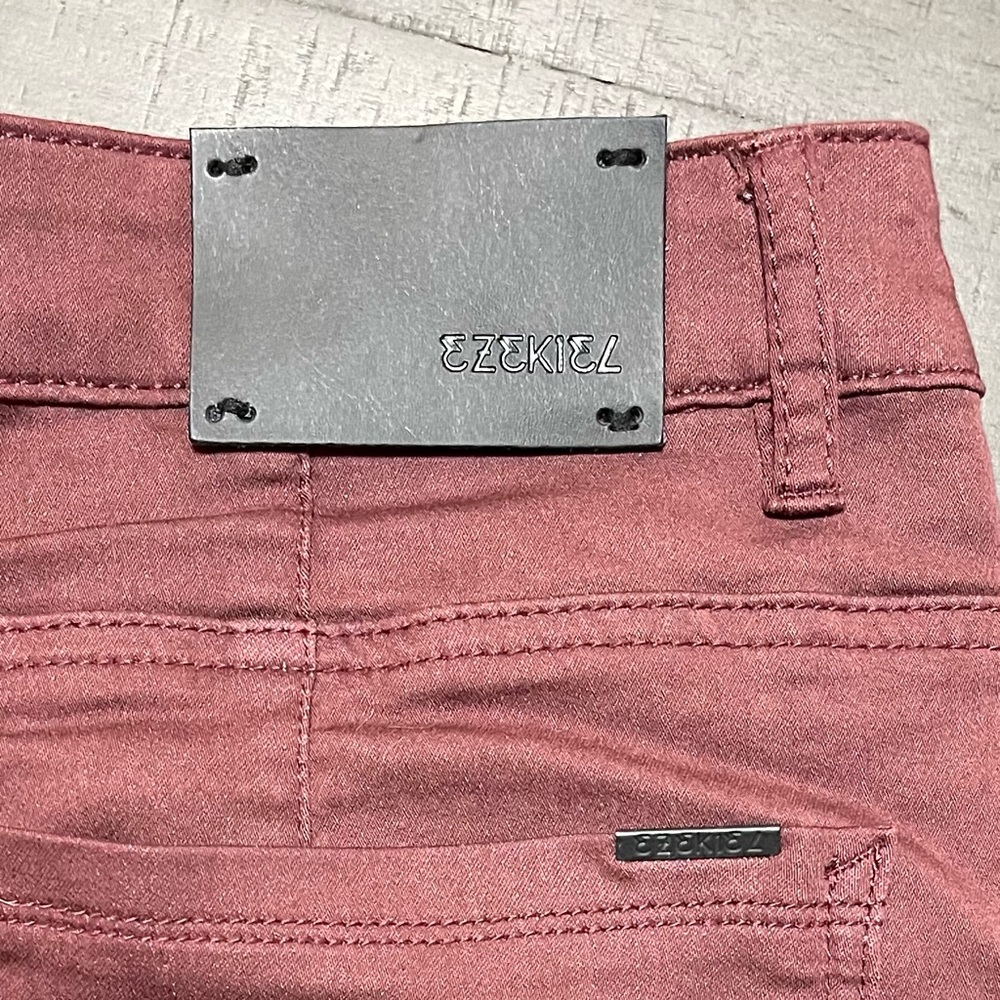 Ezekiel 302 Stretch Jeans